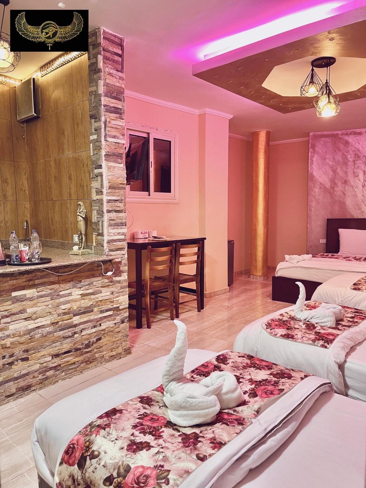 Hotel Comfort Pyramids&sphinx