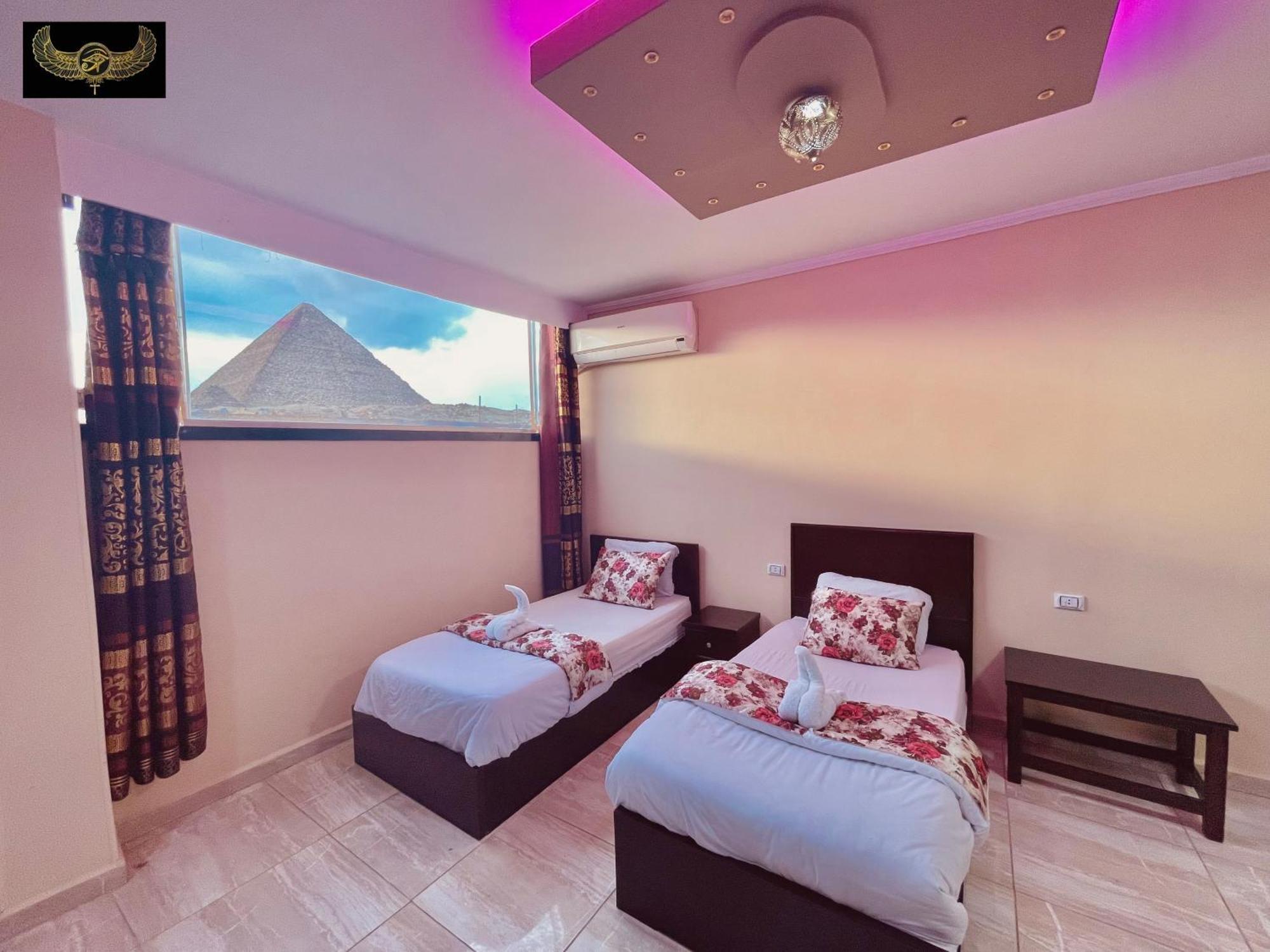 Comfort Pyramids&sphinx