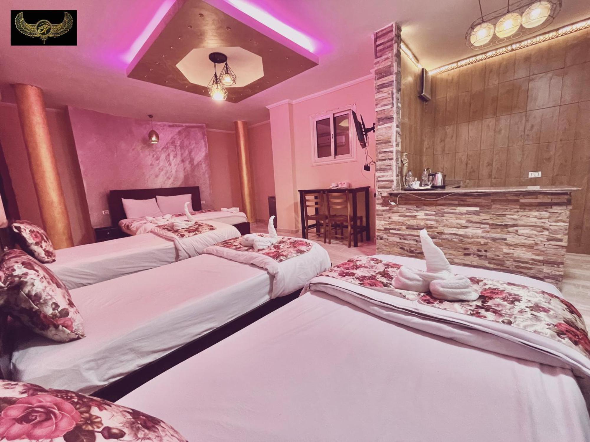 Hotel Comfort Pyramids&sphinx